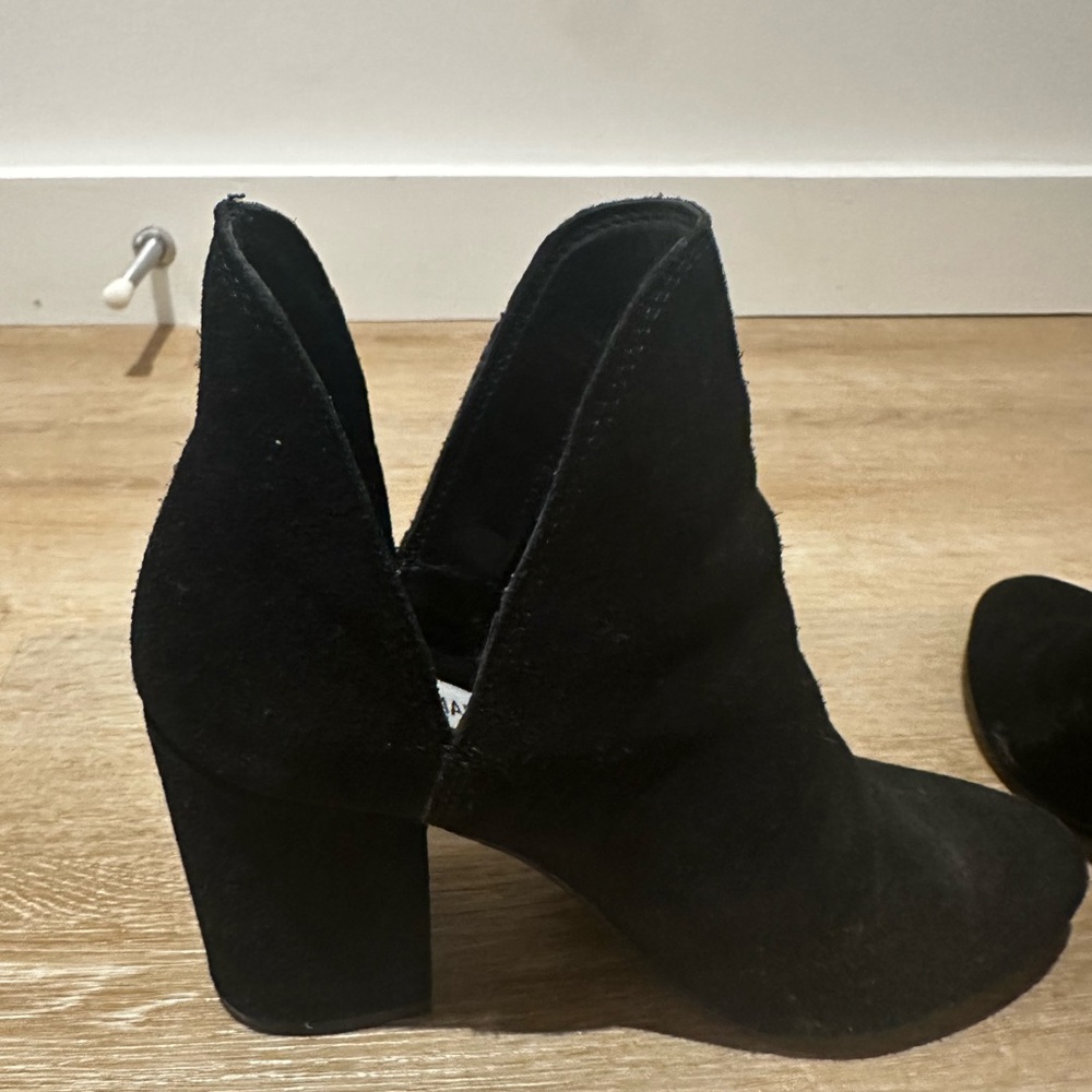 Steve Madden Suede Black Boots | Size 6
